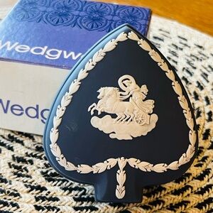 Wedgwood Blue and White Jadperware Trinket Box w Original Box
